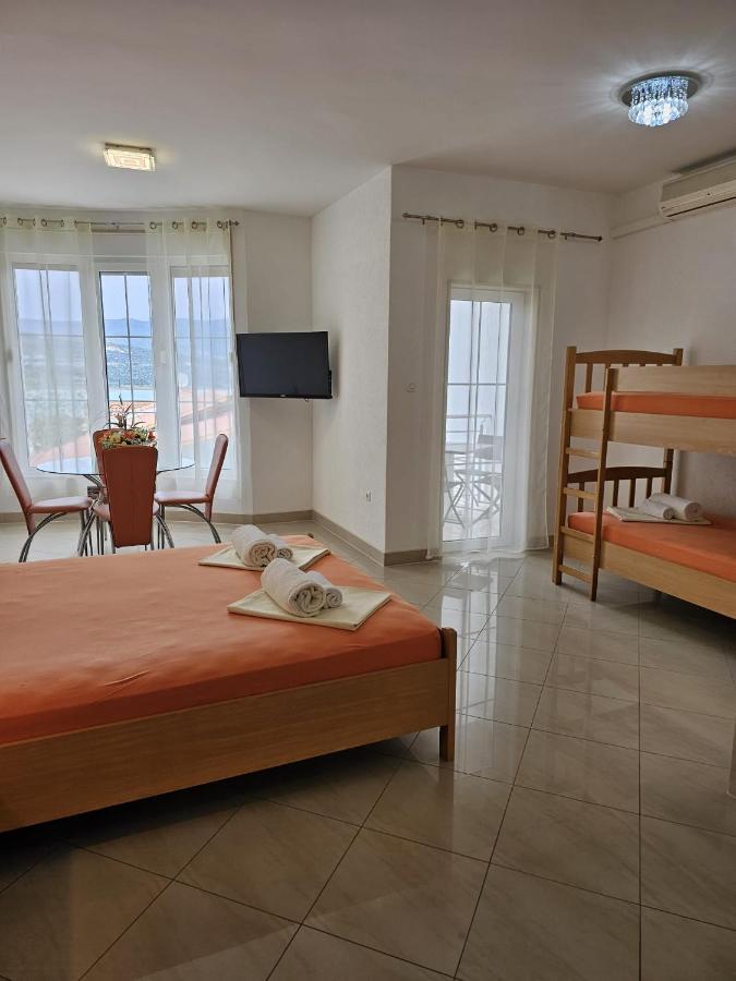 Apartmani Barnjak Trogir Exterior photo
